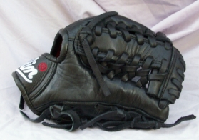 10.5, black with Modified Trap-eze web