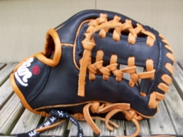 10.5, black with tan laces, Modified Trap-eze web